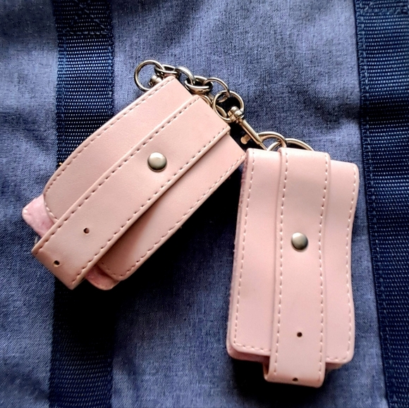 Baby Pink Handcuffs - Picture 5 of 6